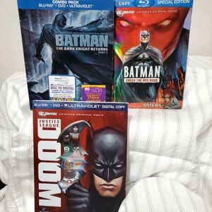 Blu-ray: Justice League Doom. Batman Under the Red Hood. Batman The Dark Knight